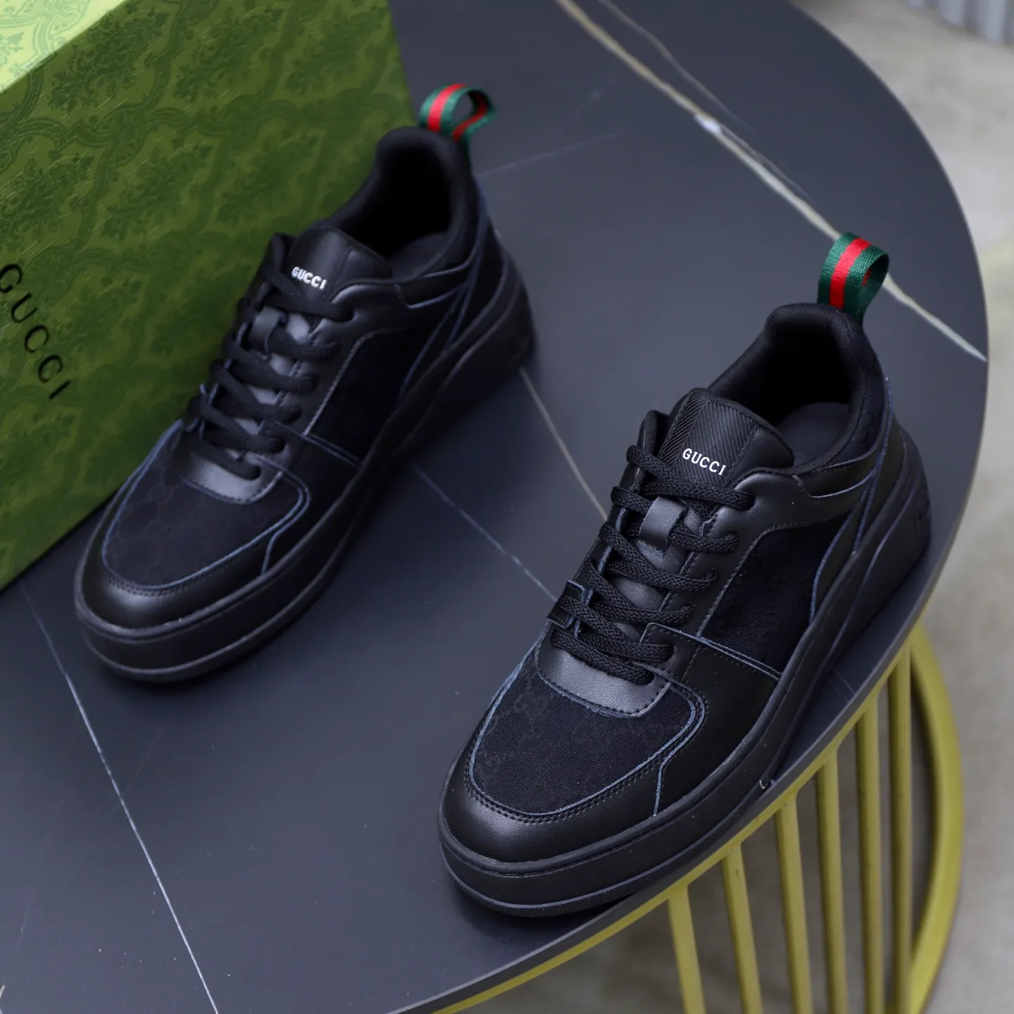 Ex-factory price: 420💰🙅‍♂️🙅‍♂️🙅‍♂️ Brand: GUCCI Standard code: 38-44 (45 customized) Grade: Same as the official website Material: Original cowhide material spliced with brand cloth Comfortable and breathable lining Lightweight and wear-resistant sports outsole Style category: Men's fashion casual shoes Running sports shoes Distinguished luxury brand elements Top luxury color: actual picture color